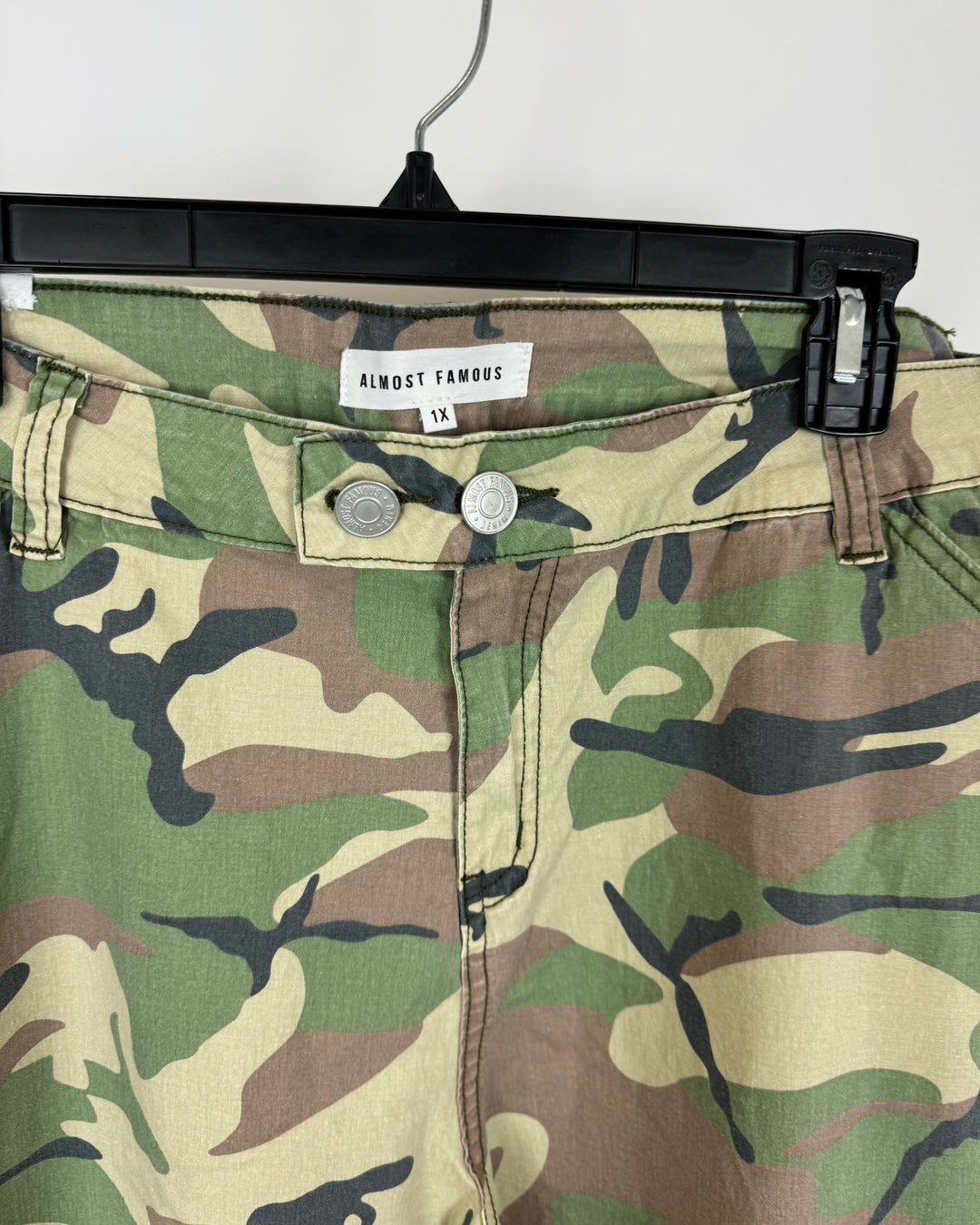 Camouflage Cargo Pants - Extra Large