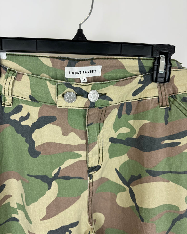 Camouflage Cargo Pants - Extra Large