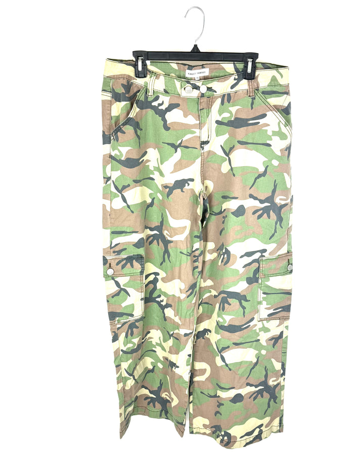 Camouflage Cargo Pants - Extra Large