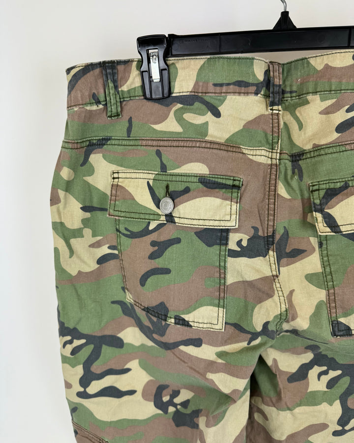 Camouflage Cargo Pants - Extra Large