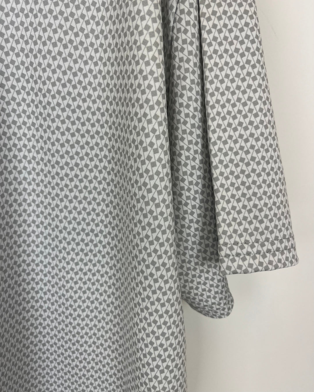 MENS Grey and White Box Pattern Golf Shirt - Slim Fit Large