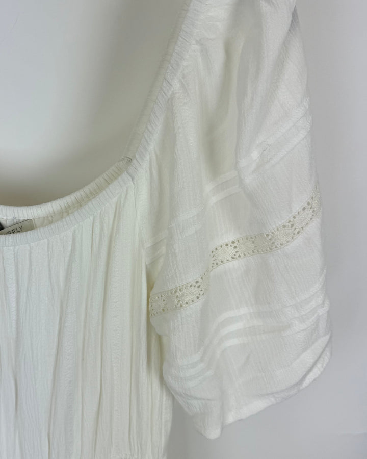 White Flowy Dress - Size 4/6