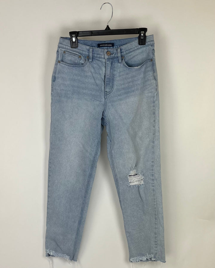 Light Wash Straight Leg Jeans - Size 28