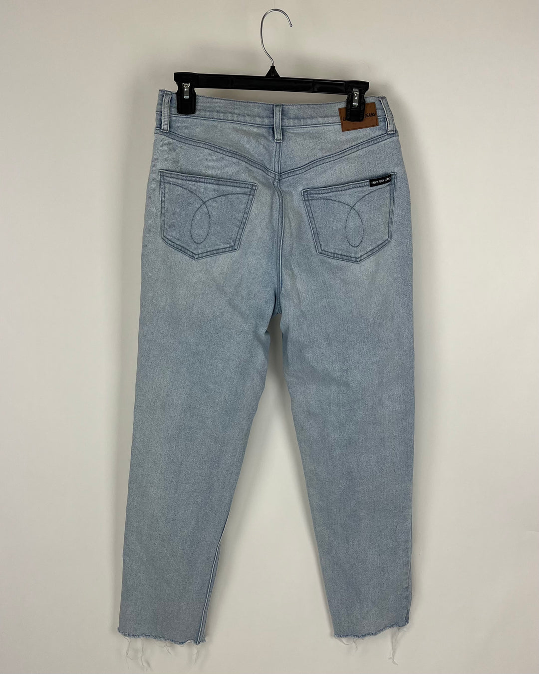 Light Wash Straight Leg Jeans - Size 28