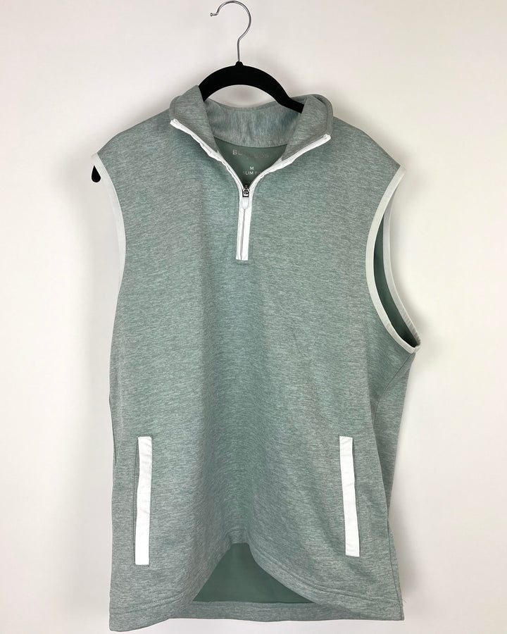 MENS Heather Gray and White Sleeveless Quarter Zip - Medium