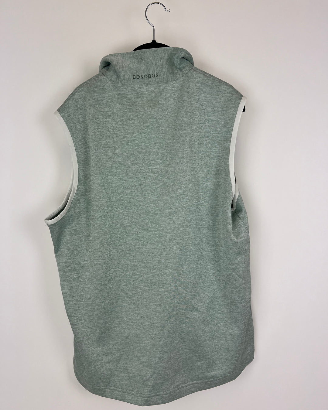 MENS Heather Gray and White Sleeveless Quarter Zip - Medium