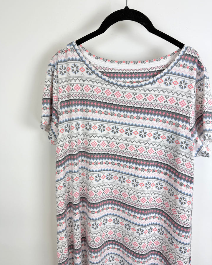 Geometric Winter Pattern Nightgown - Size 4/6