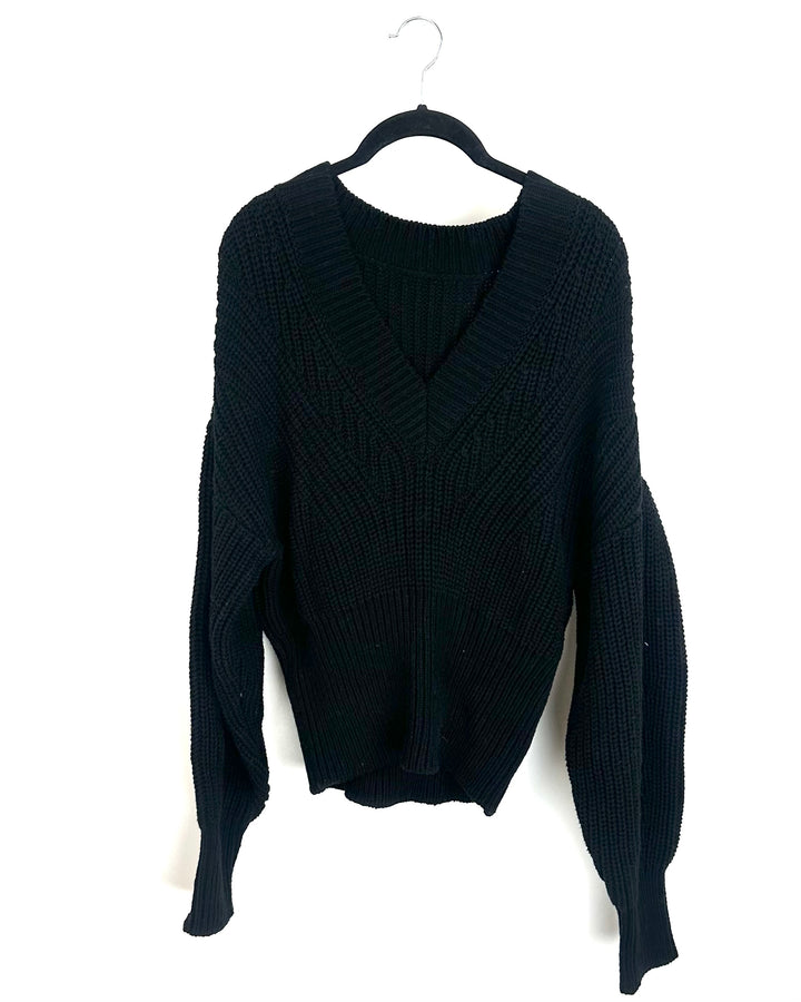 Chunky Black V Neck Sweater - Size 2/4