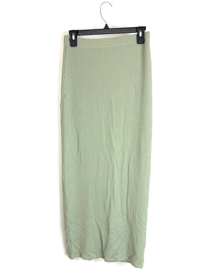 Green Skirt with Striped Textured Pattern - Size 2/4