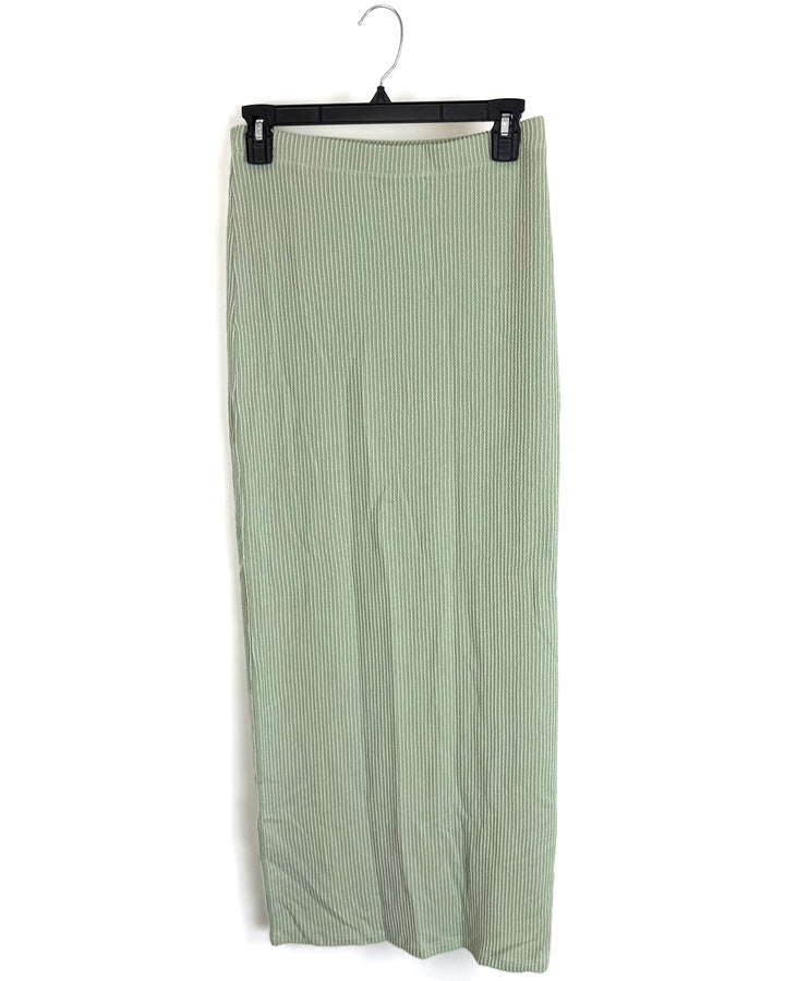 Green Skirt with Striped Textured Pattern - Size 2/4
