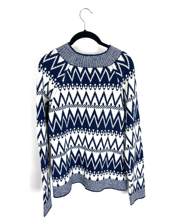 Blue & White Patterned Sweater - Size 6/8
