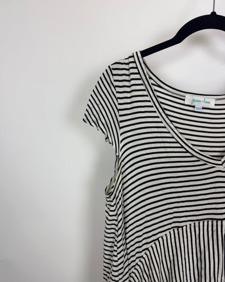 Black and White Striped T Shirt -  Size 6/8
