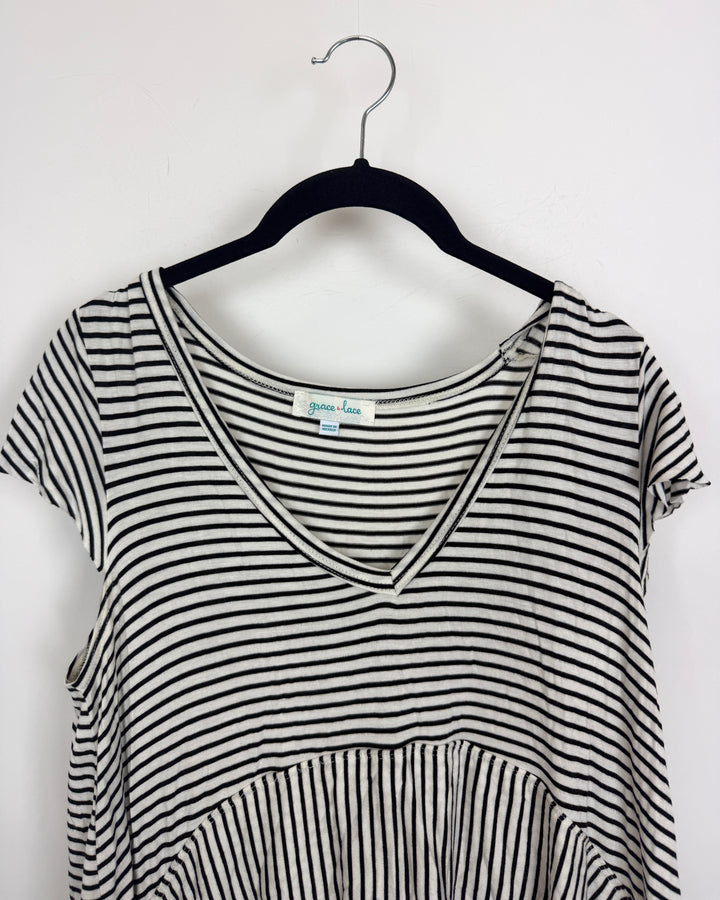 Black and White Striped T Shirt -  Size 6/8