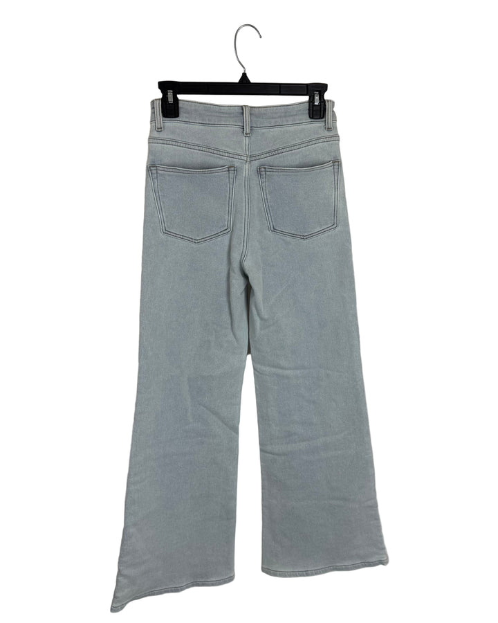 Light Wash Flared Jeans - Size 26