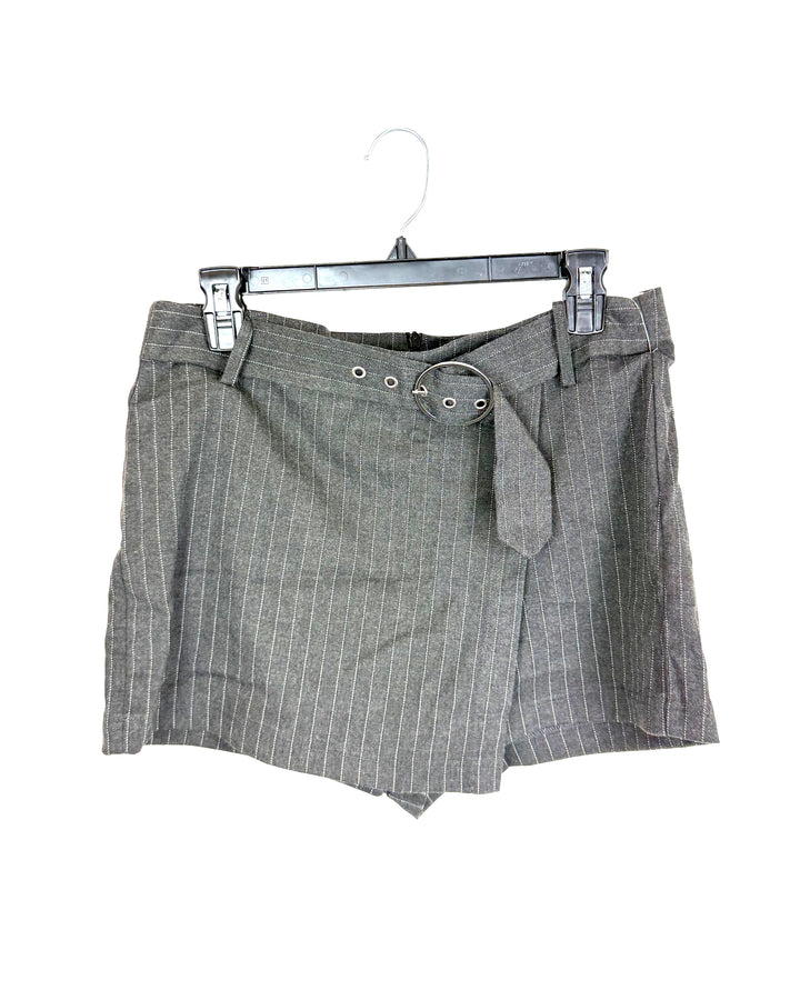 Grey and White Striped Shorts - Size 2/4