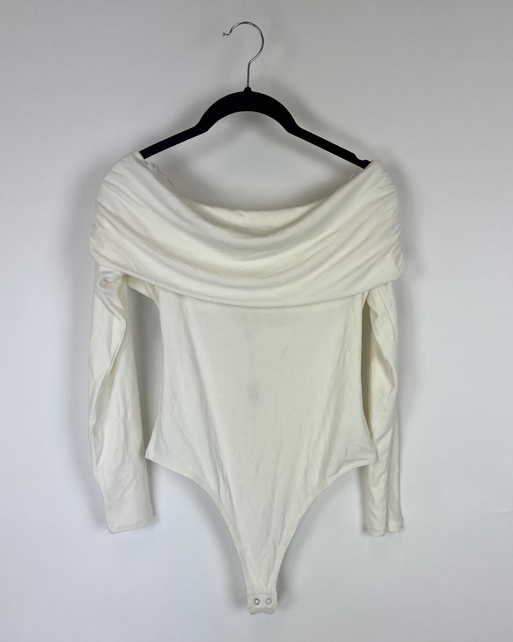 White Off Shoulder Long Sleeve Bodysuit - Size 4/6