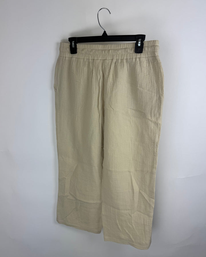 Pine Tan Lightweight Textured Capri Pants - Size 6/8