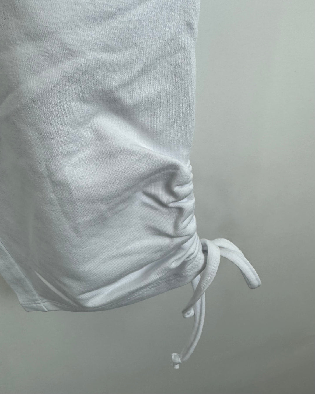 Ice White Cinched Capri Pants - Size 6/8