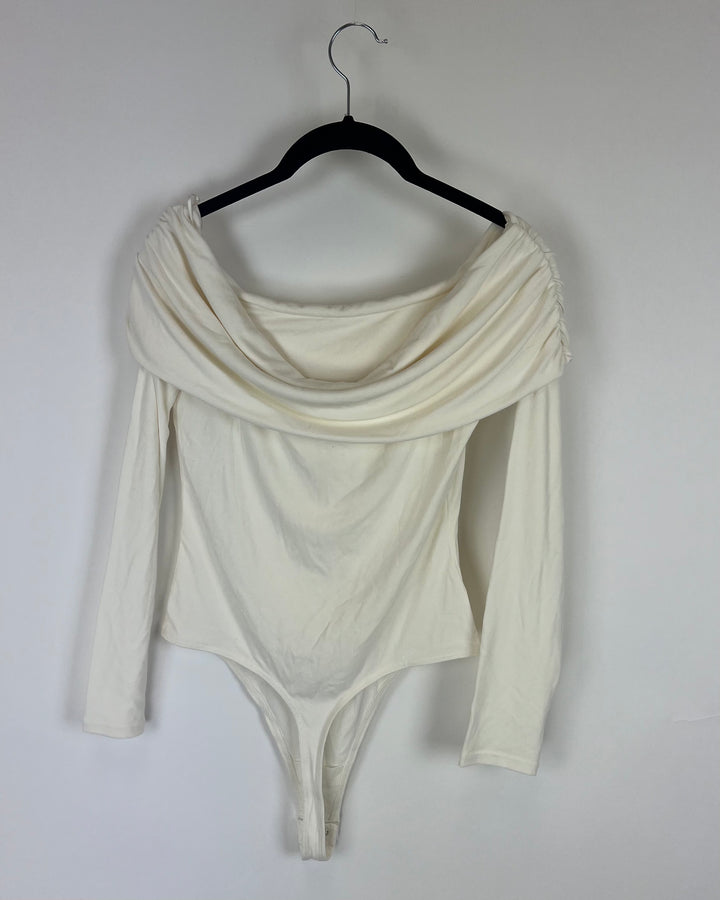 White Off Shoulder Long Sleeve Bodysuit - Size 4/6