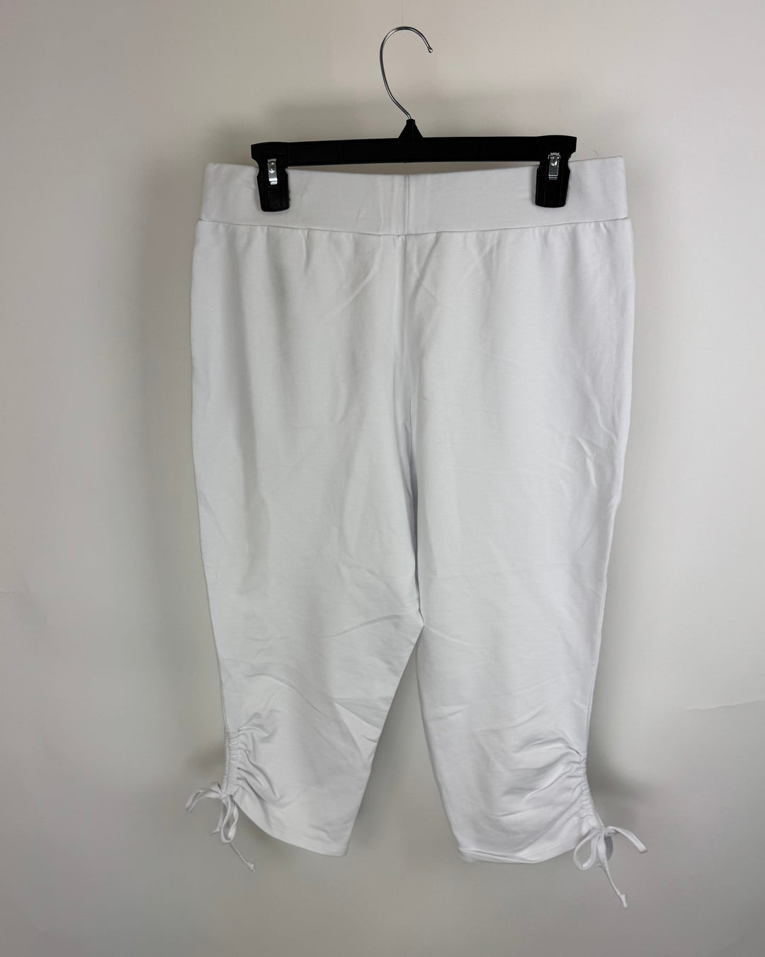 Ice White Cinched Capri Pants - Size 6/8