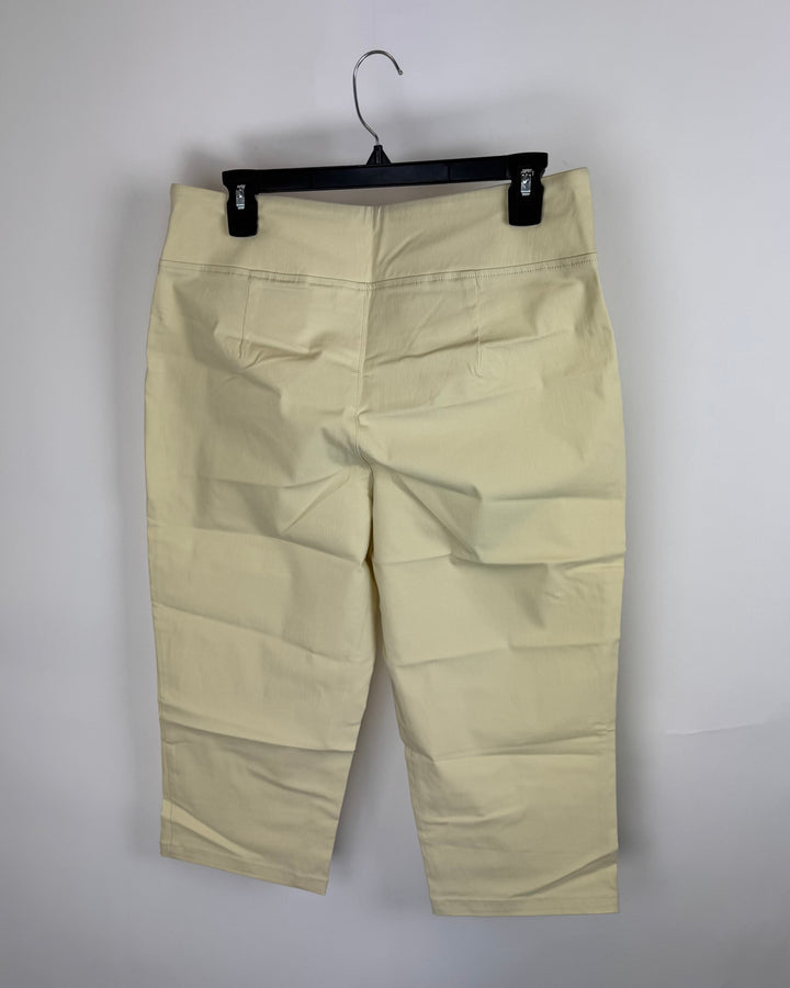 Egg Shell White Stretchy Capri Pants - Size 12