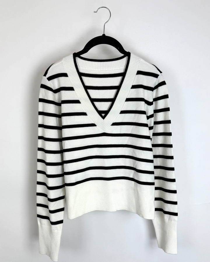 Black and White Striped Sweater - Size 0/2