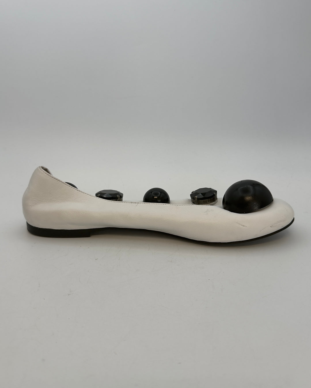 White Leather and Black Spheres Flats - Size 40