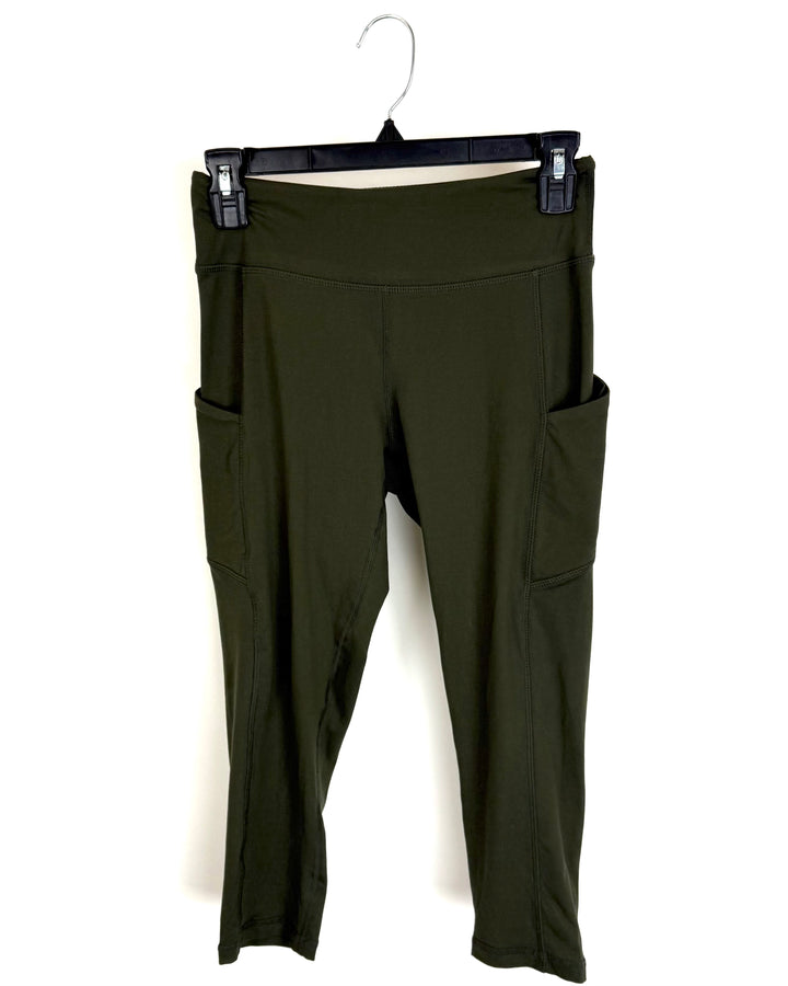 Dark Green Capri Pocket Leggings - Size 2/4