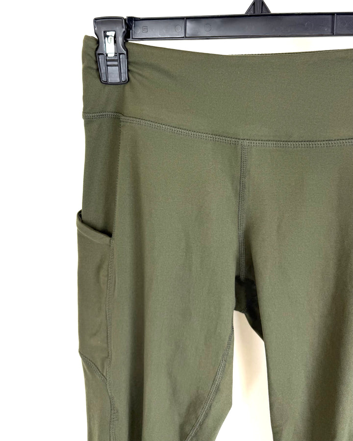 Dark Green Capri Pocket Leggings - Size 2/4