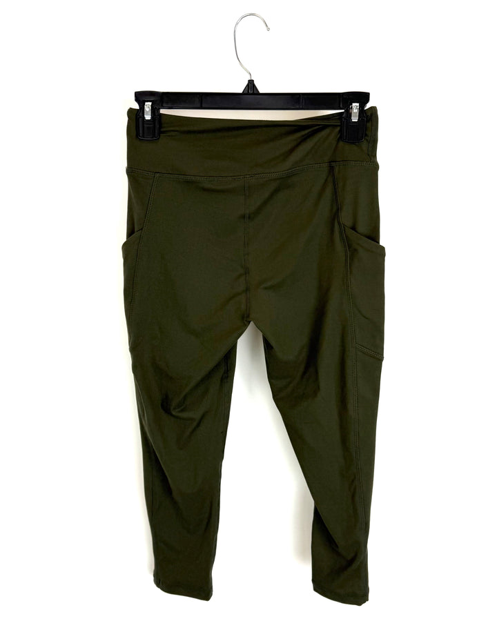Dark Green Capri Pocket Leggings - Size 2/4