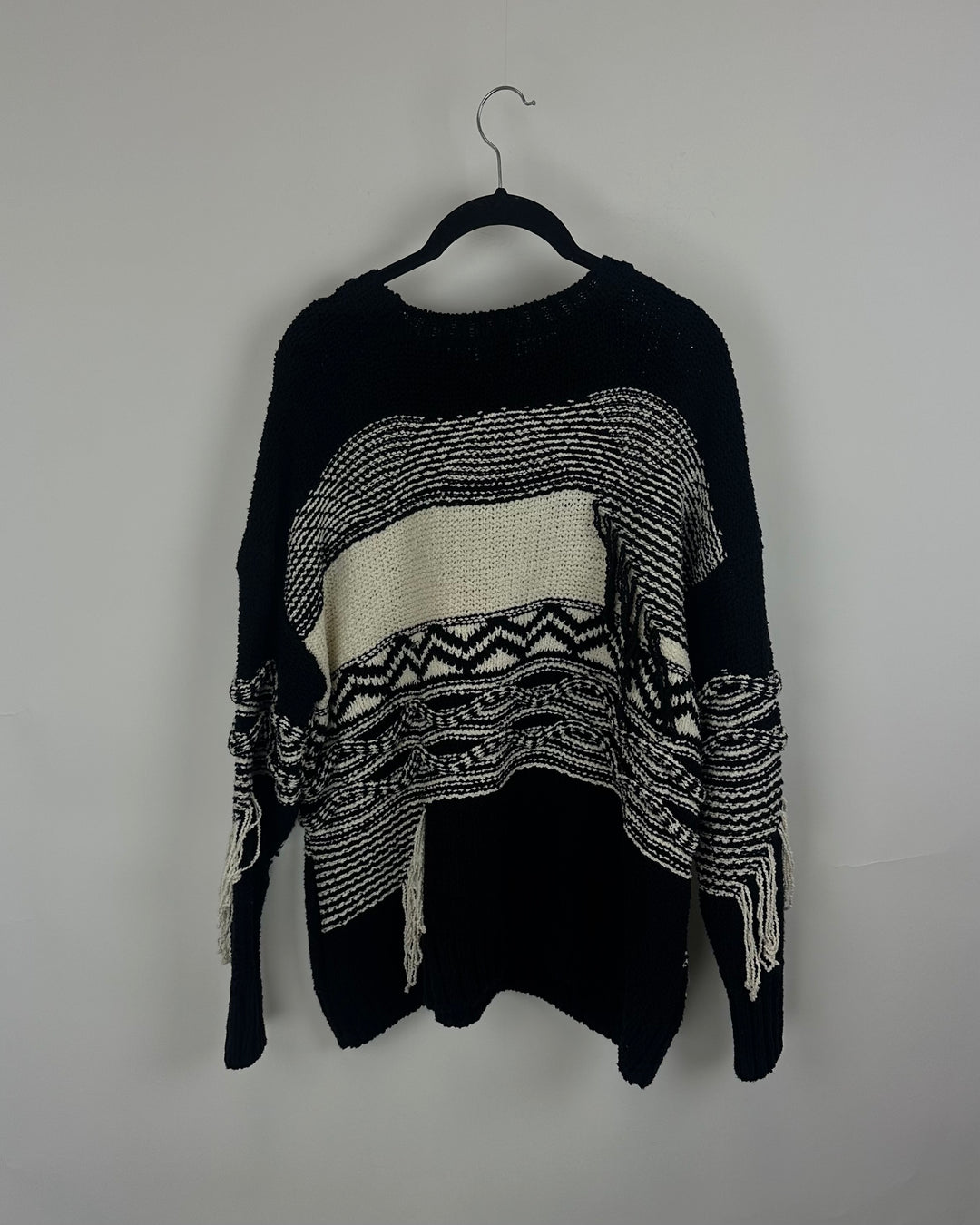 Black & White Fringe Detailed Sweater - Small