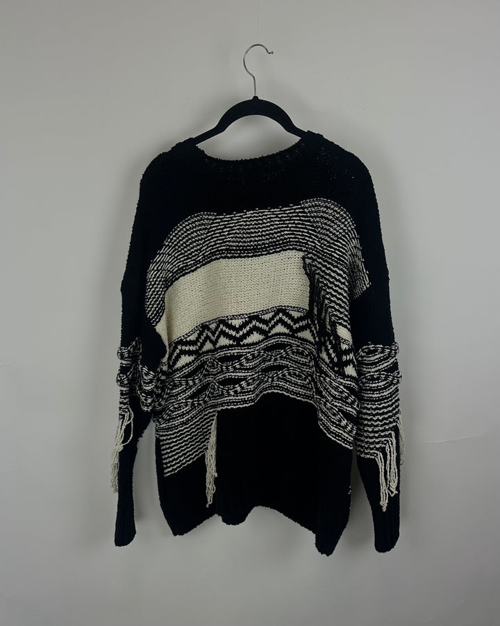 Black & White Fringe Detailed Sweater - Small