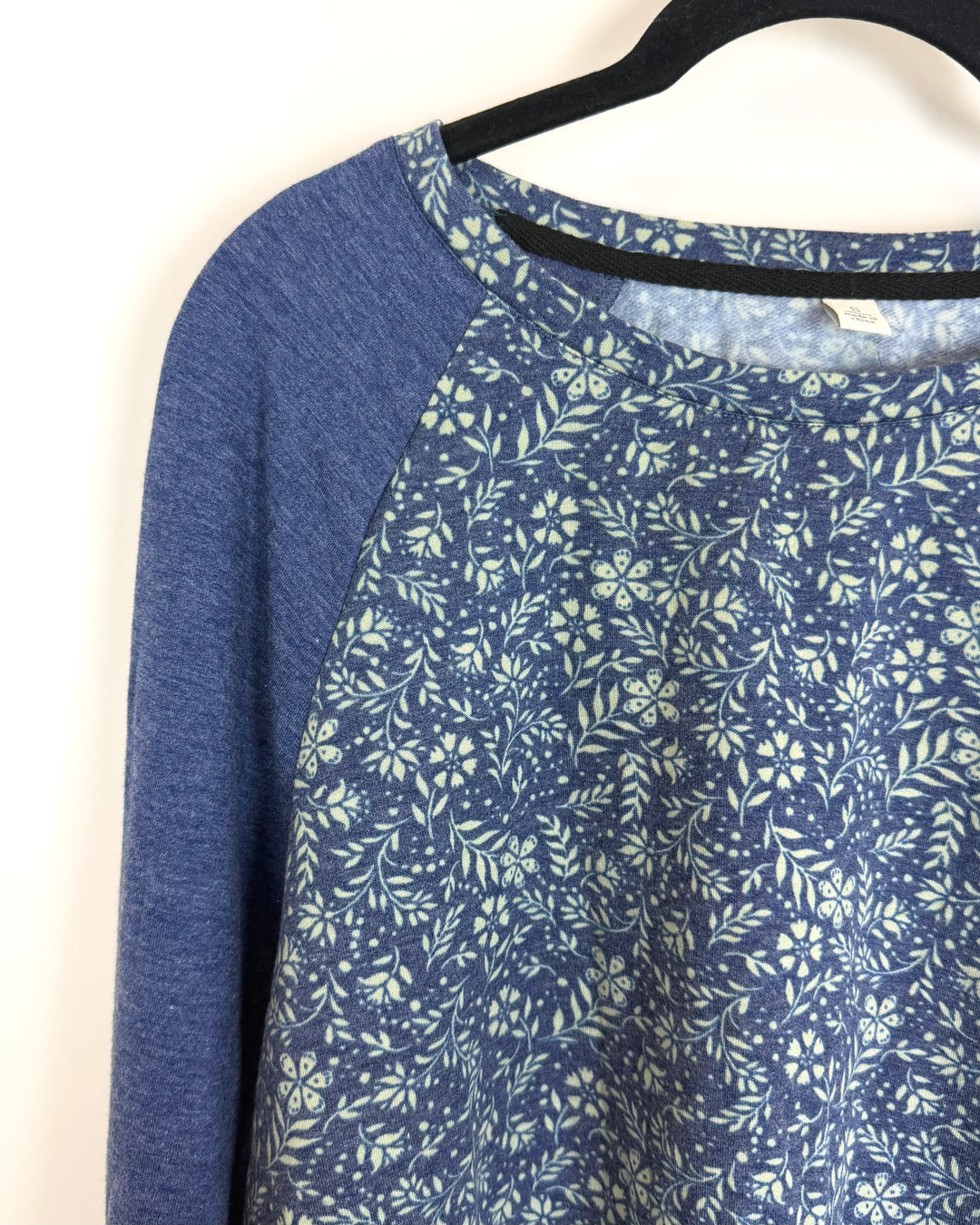 Blue Patterned Long Sleeve Set - Size 2/4