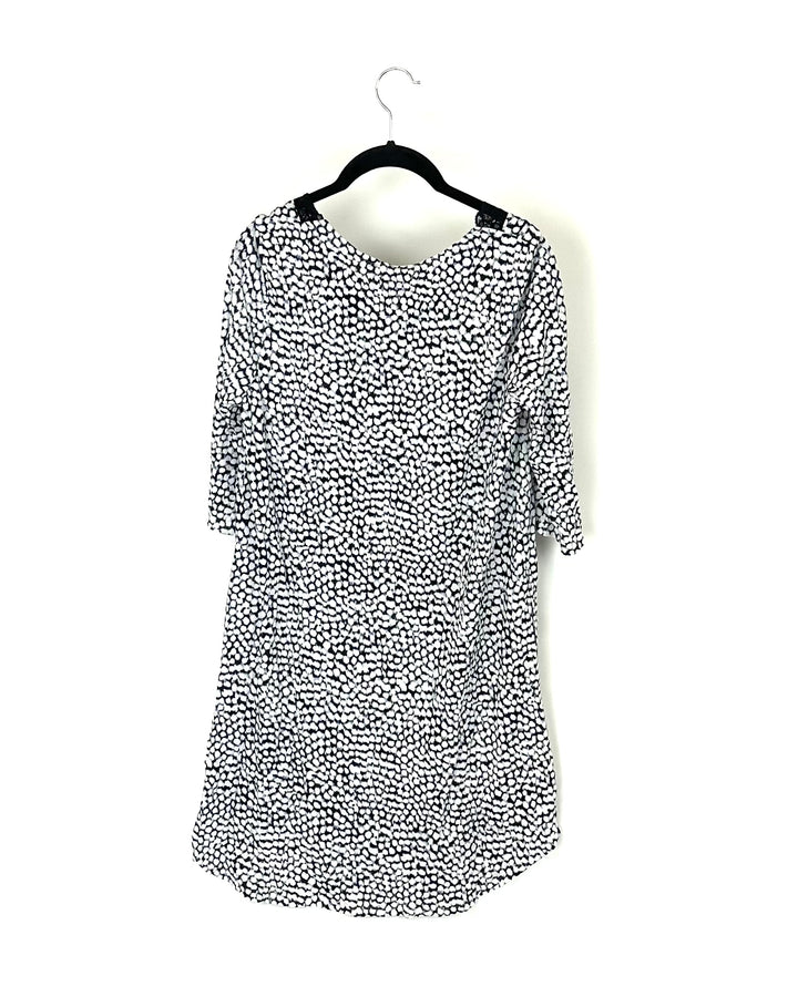 Abstract Print Crop Sleeve Nightgown - Small