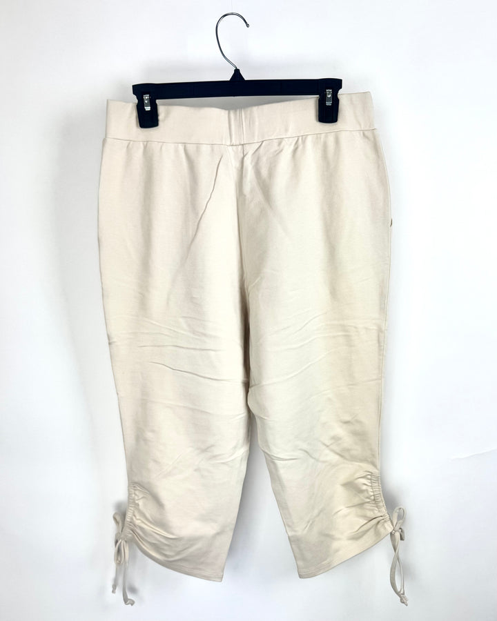 Sandy Beige Cinch Capri Pants- Size 4/6