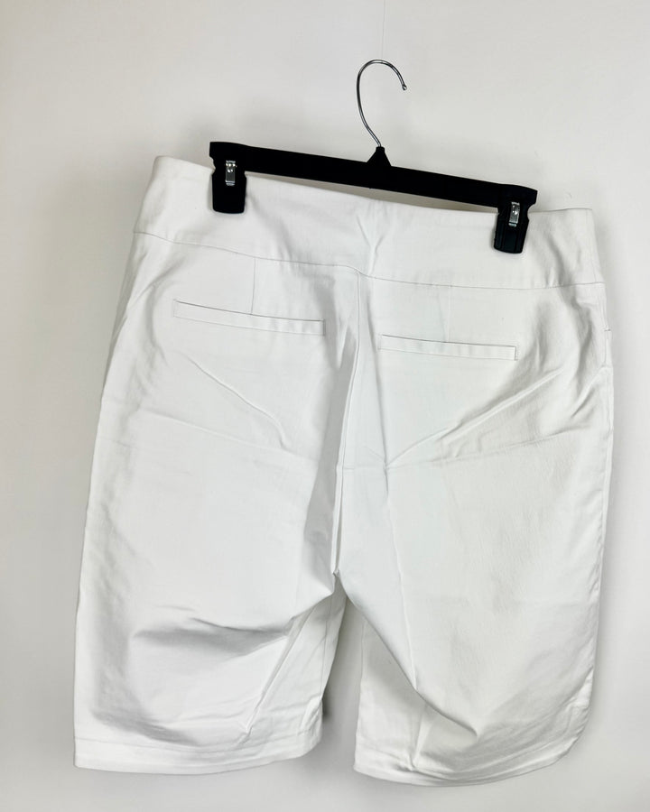 Classic White Stretch Bermuda Shorts - Size 12