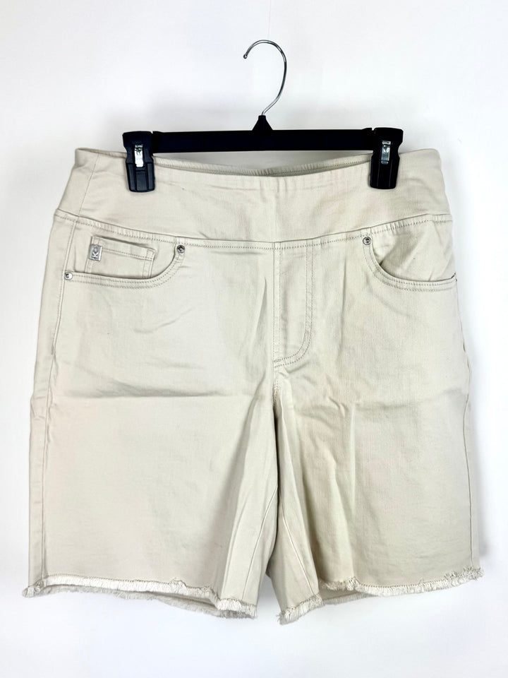 Creme Stretch Bermuda Shorts Freyed Hem – Size 12