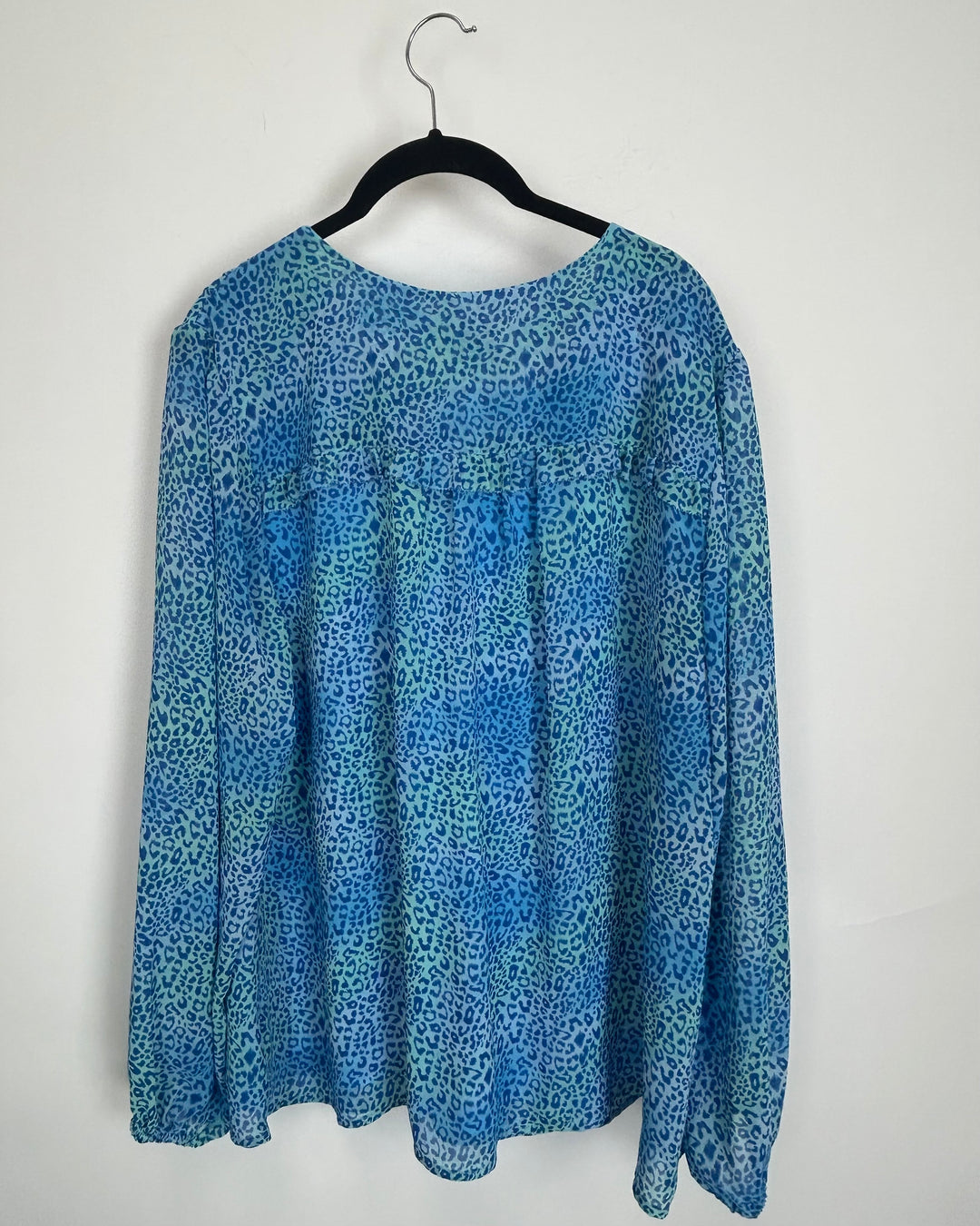 Capri Blue Leopard Print Blouse - Size 14/16