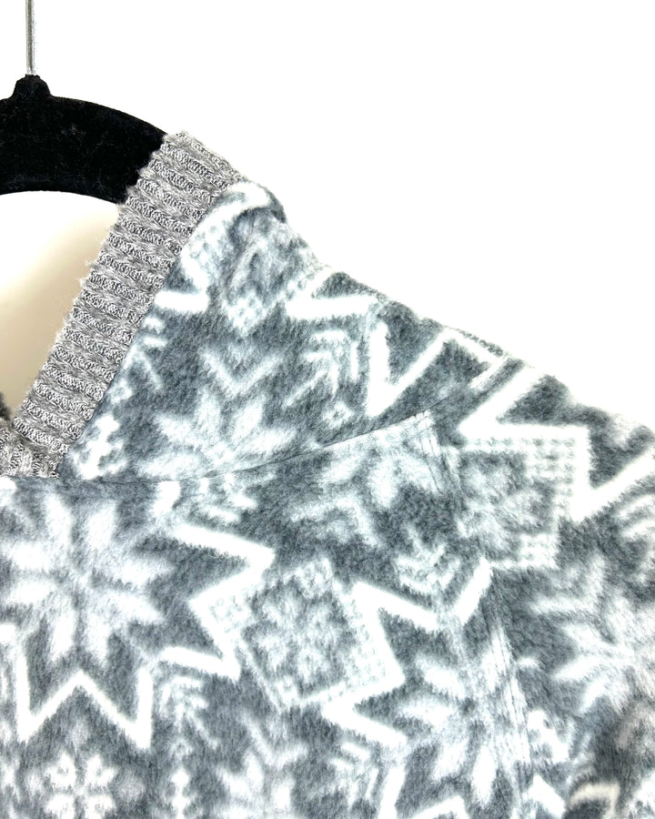Grey and White Snowflake Print Nightgown - Size 6/8
