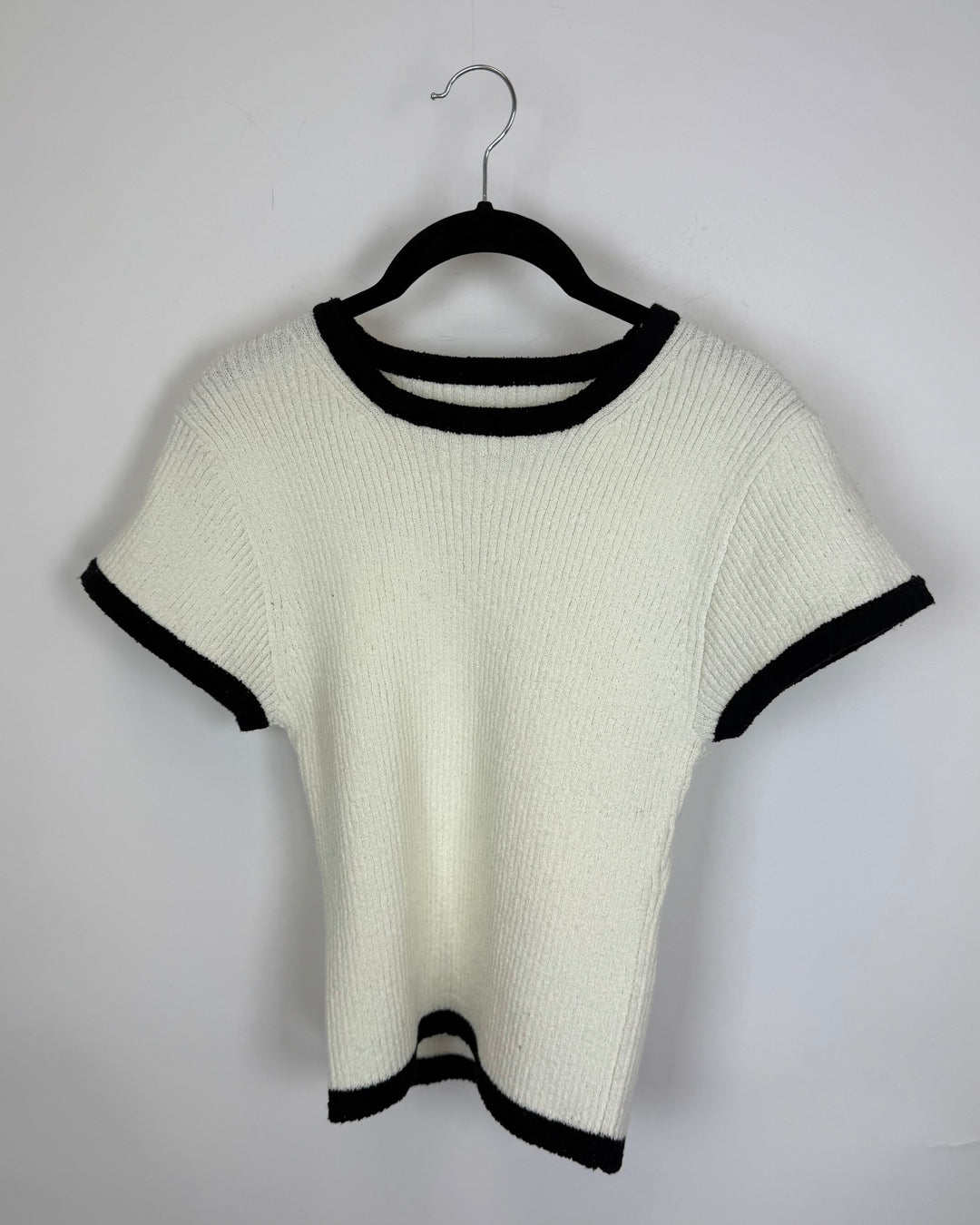 Cream and Black Knit Short Sleeve Top - Size 2/4