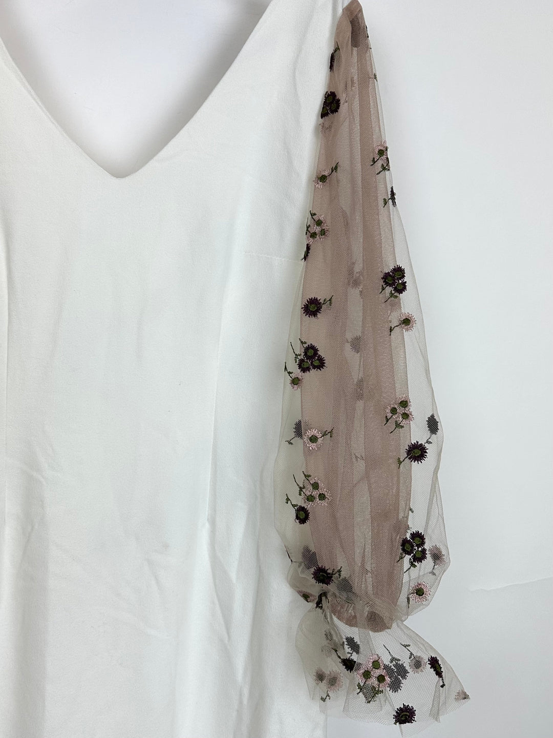 White Lace Floral Sleeve Dress - Size 6/8