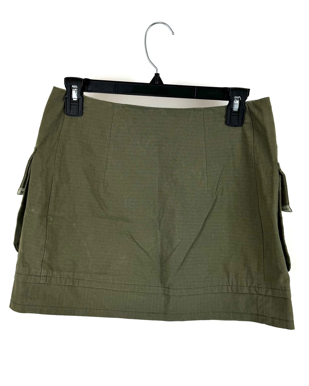 Nicole Miller Army Green Cargo Skirt - Small