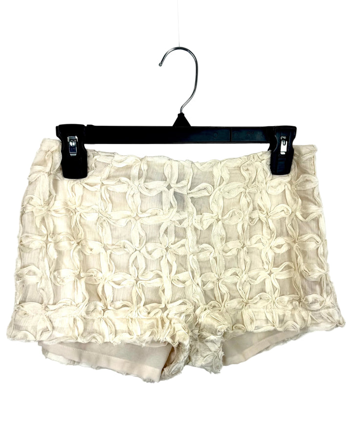 House of Sunny Ivory Shorts - Size 4