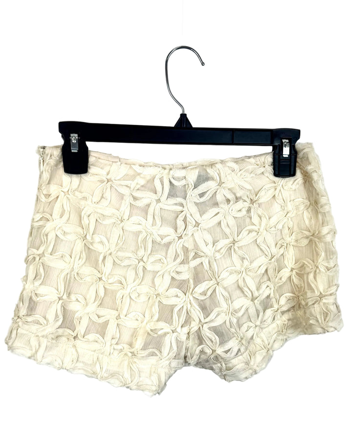 House of Sunny Ivory Shorts - Size 4