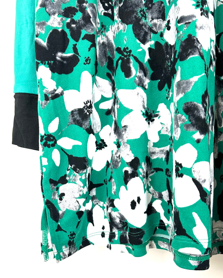 Green Floral V-Neck Top - Small