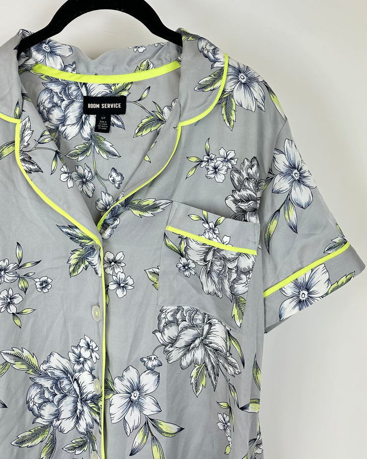 Light Grey and Green Floral Collared Pajama Top - Small