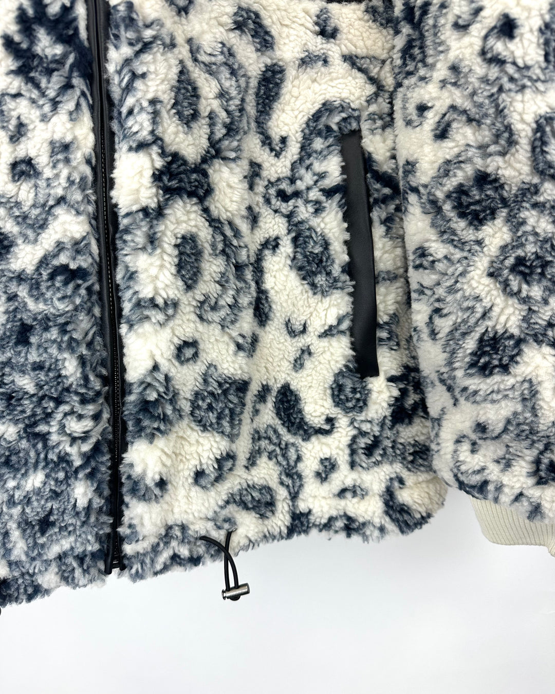 Guess White and Blue Sherpa Jacket - Extra Large