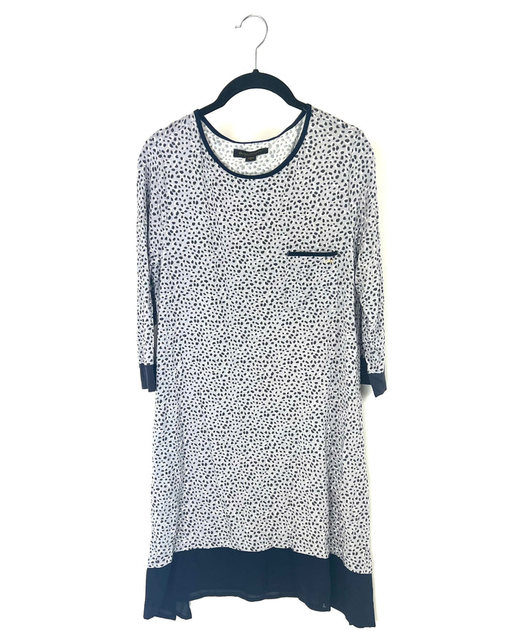 Abstract Print Light Grey Crop Sleeve Nightgown - Size 4/6