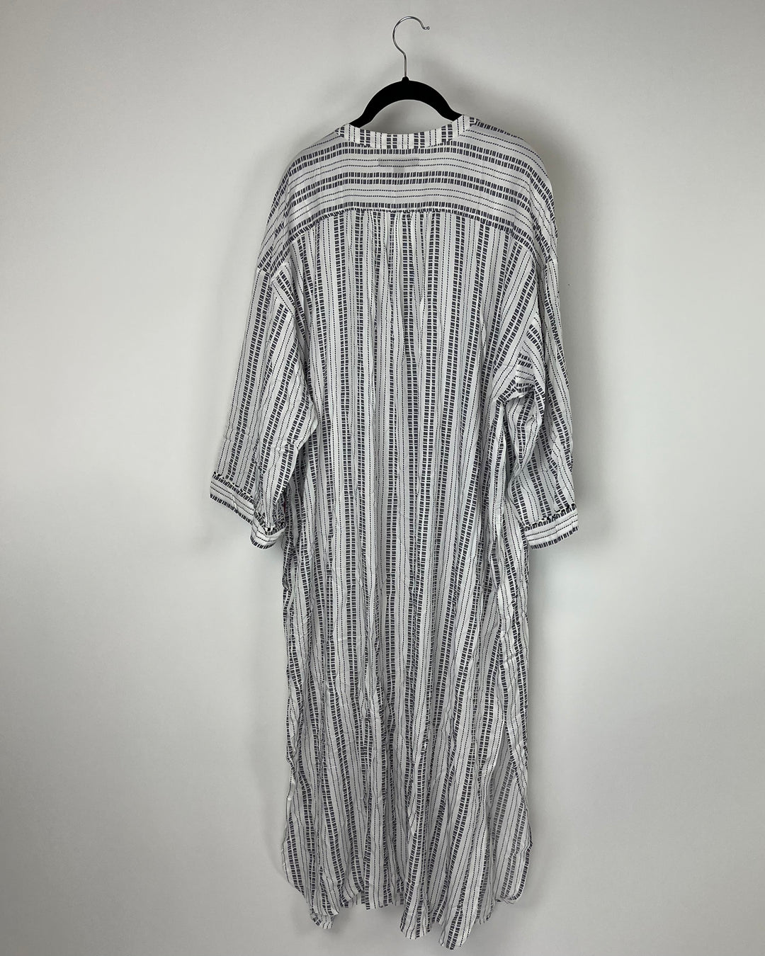 Long Sleeve White and Navy Lounge Dress - 2X
