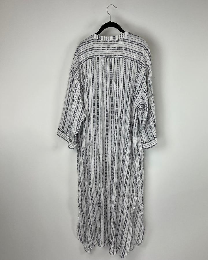 Long Sleeve White and Navy Lounge Dress - 2X